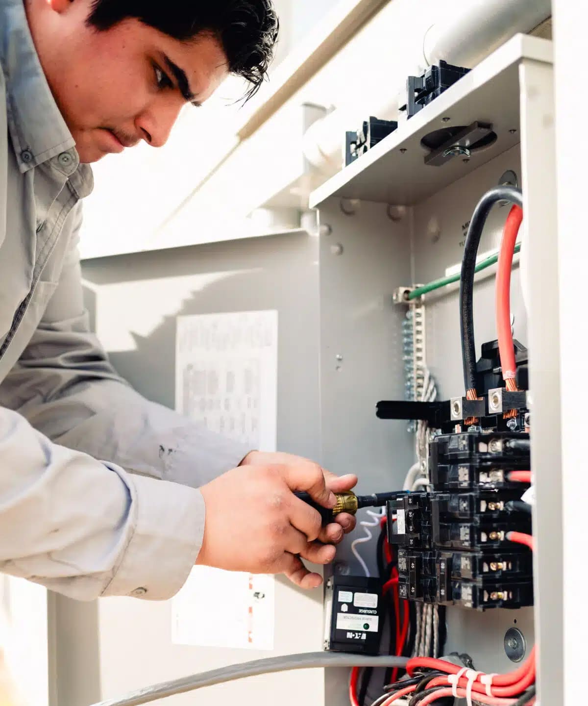 bee bright tech installing breaker in panel